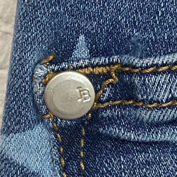 JUDY BLUE - SZ. 0 / 24 - SUPER FLARE FIT - BELL BOTTOM DISTRESSED STAR - B7 - Picture 12 of 15